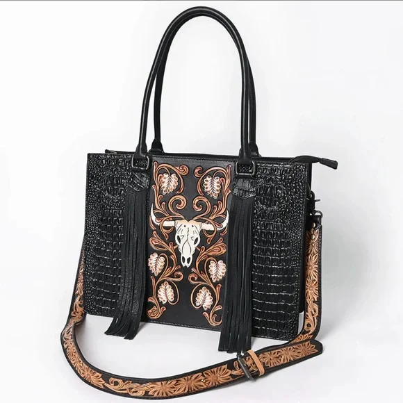 American Darling Black and Tan Shoulder Bag with CC - Picture 2 of 6